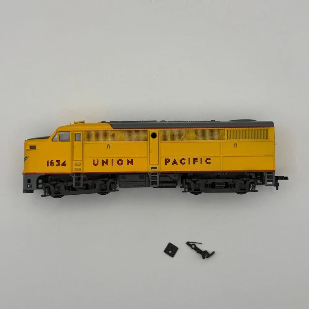 Frateschi HO Scale Union Pacific Diesel Locomotive 1634 Yellow Vintage FA-1 3012